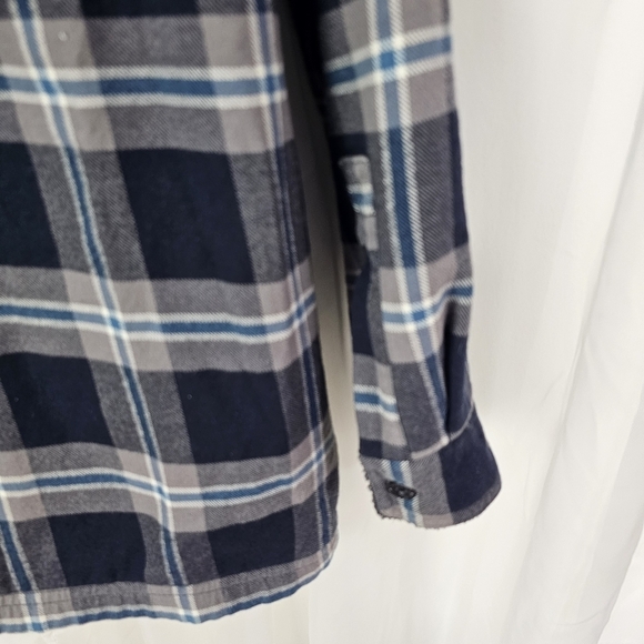 L.L.Bean Traditonal Fit fleece lined hooded jacket navy and gray plaid Small - Picture 4 of 8